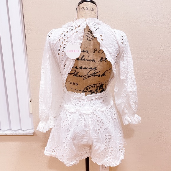 White Eyelet lace open-back Romper - Picture 9 of 16